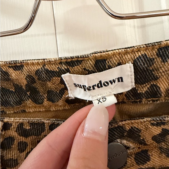 Superdown Leopard Jeans - Picture 5 of 5